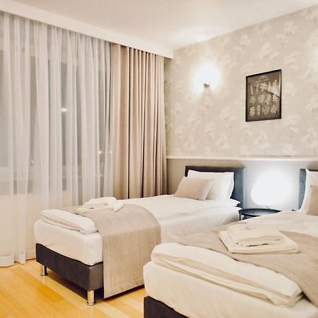 JessApart Hotel - Babka Tower Варшава Екстериор снимка