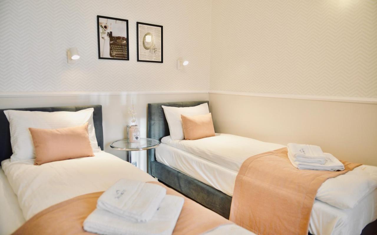 JessApart Hotel - Babka Tower Варшава Екстериор снимка