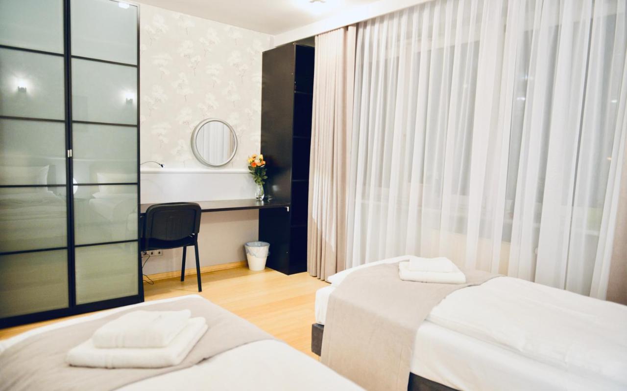 JessApart Hotel - Babka Tower Варшава Екстериор снимка