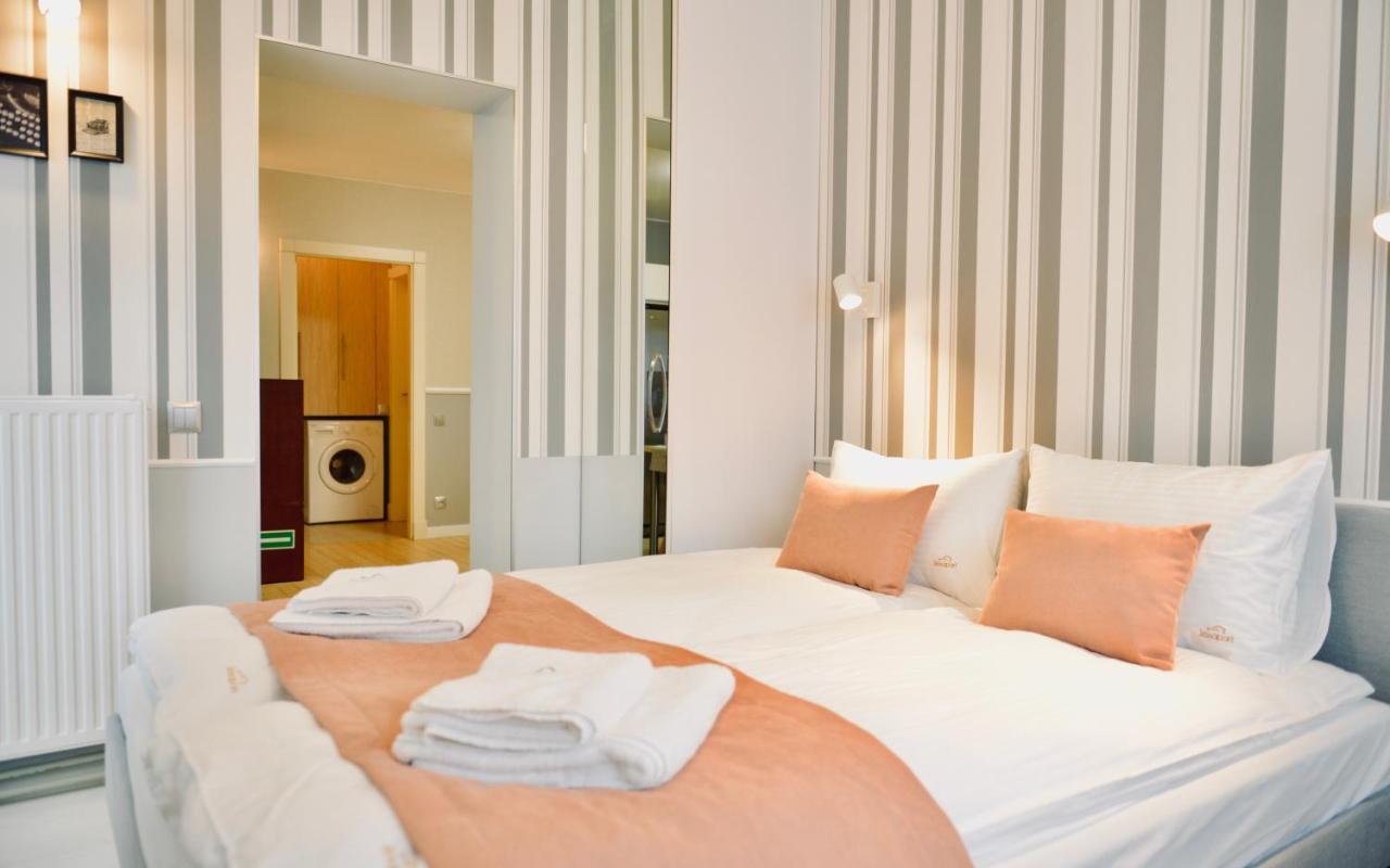 JessApart Hotel - Babka Tower Варшава Екстериор снимка