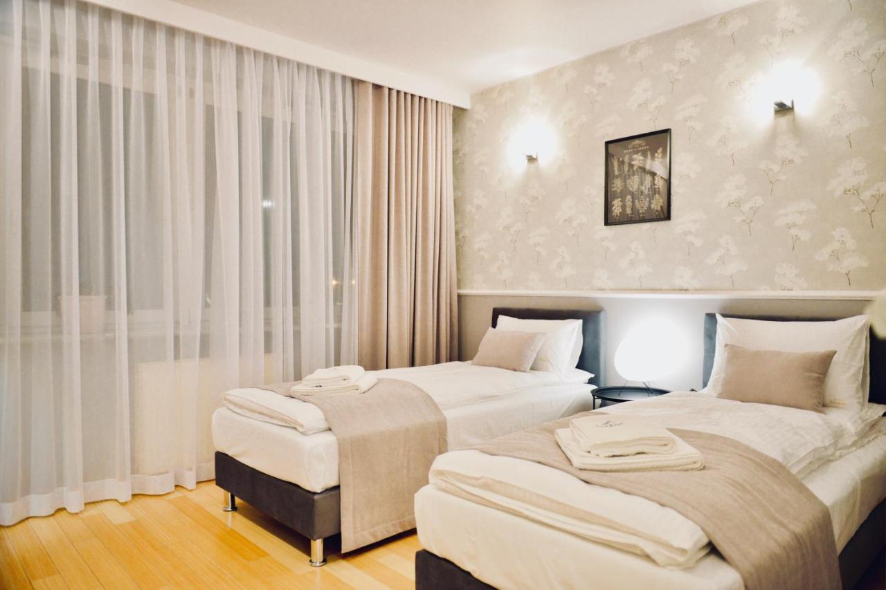 JessApart Hotel - Babka Tower Варшава Екстериор снимка