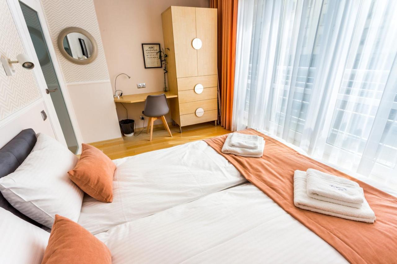 JessApart Hotel - Babka Tower Варшава Екстериор снимка