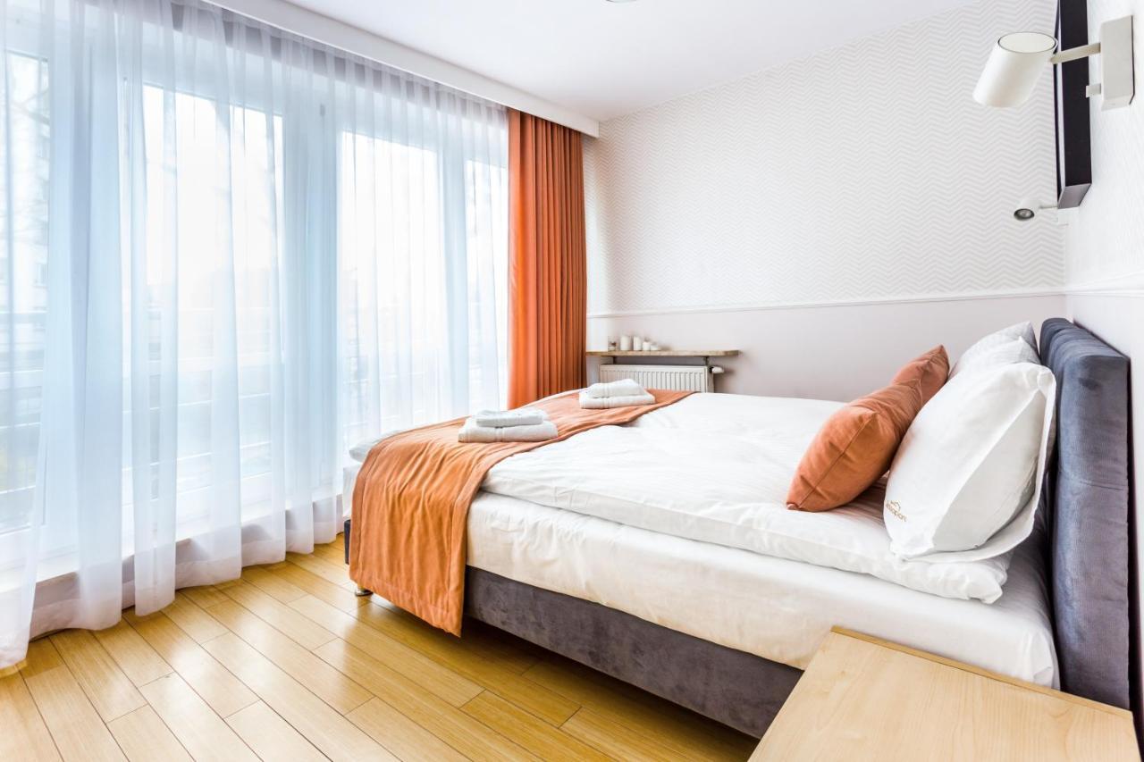 JessApart Hotel - Babka Tower Варшава Екстериор снимка