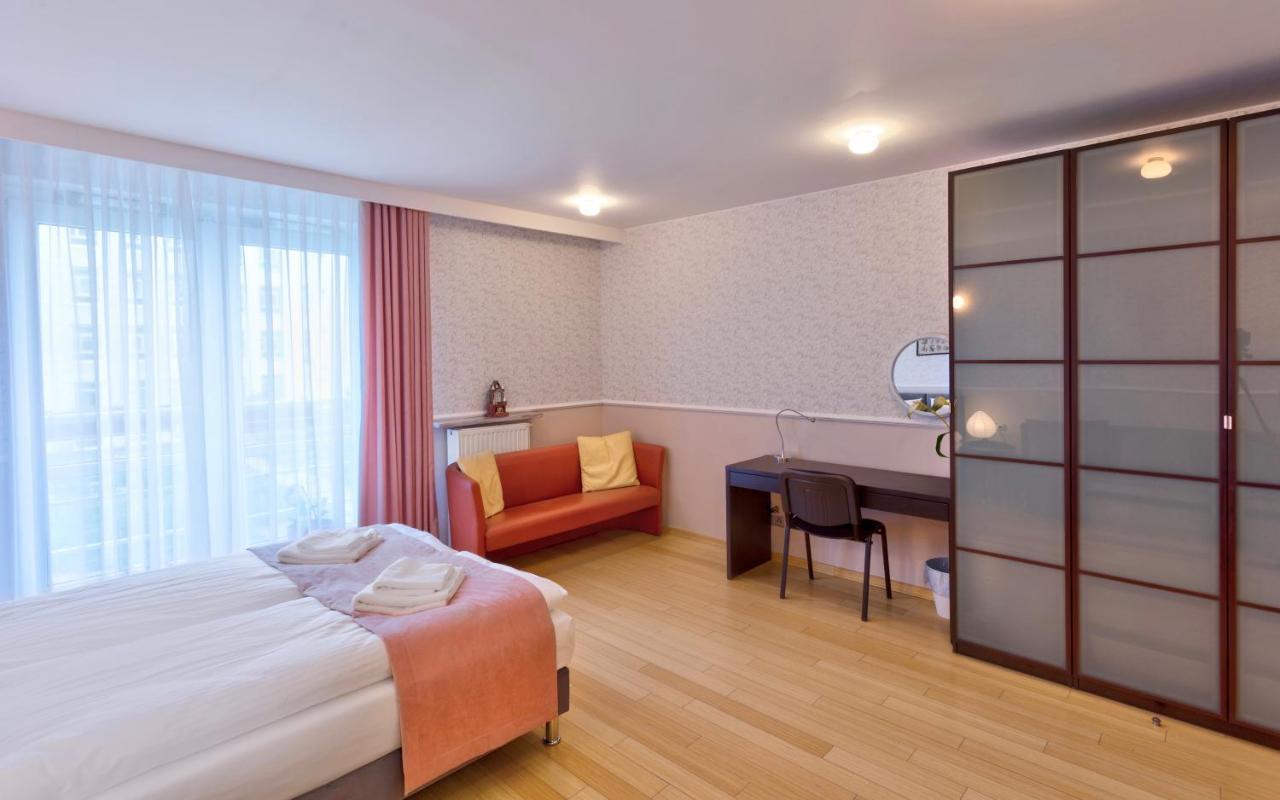 JessApart Hotel - Babka Tower Варшава Екстериор снимка