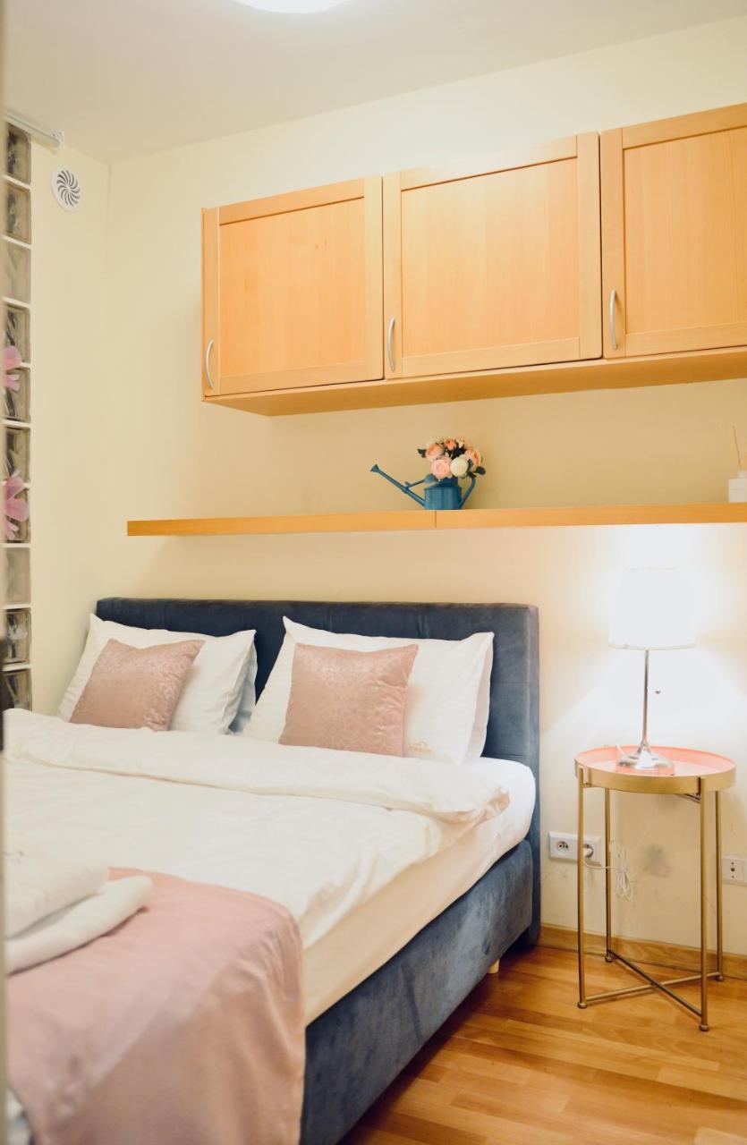 JessApart Hotel - Babka Tower Варшава Екстериор снимка