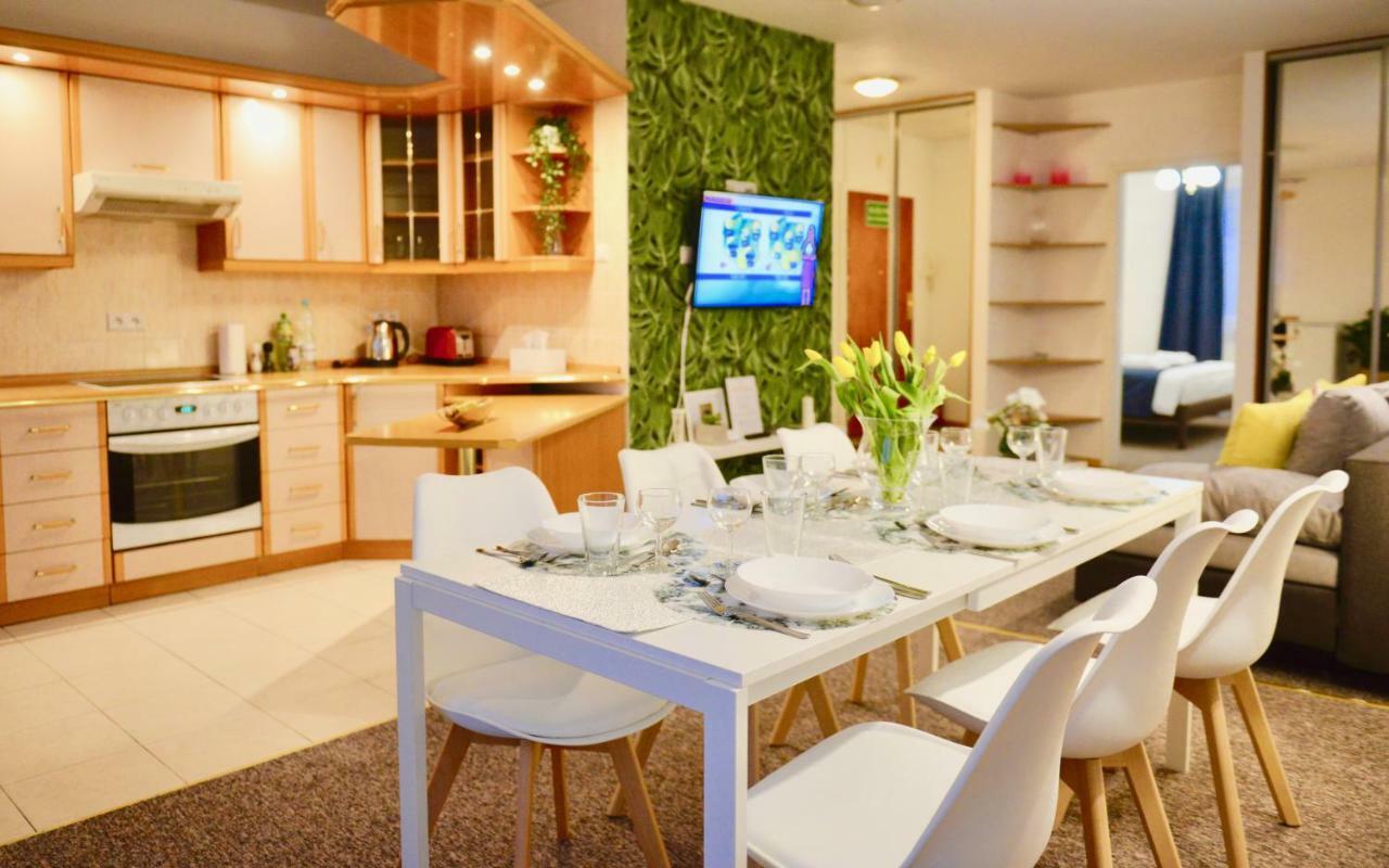 JessApart Hotel - Babka Tower Варшава Екстериор снимка